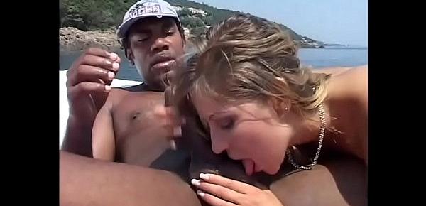  White tourist fucked by indigenous on the beach